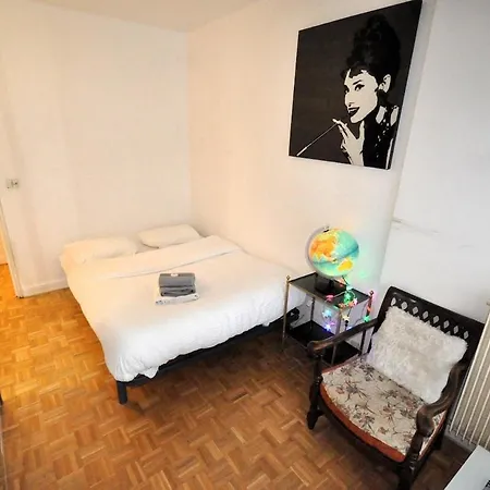 Апартаменты Spacious, Bright With Private Parking Париж