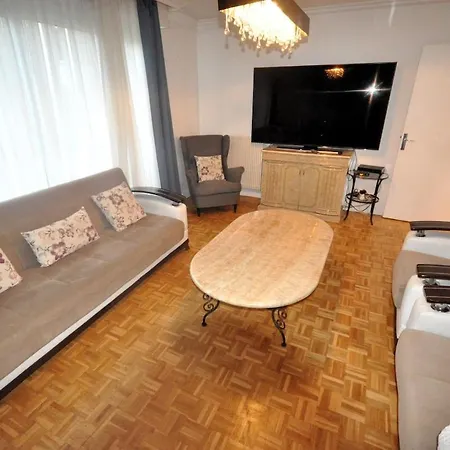 Апартаменты Spacious, Bright With Private Parking *